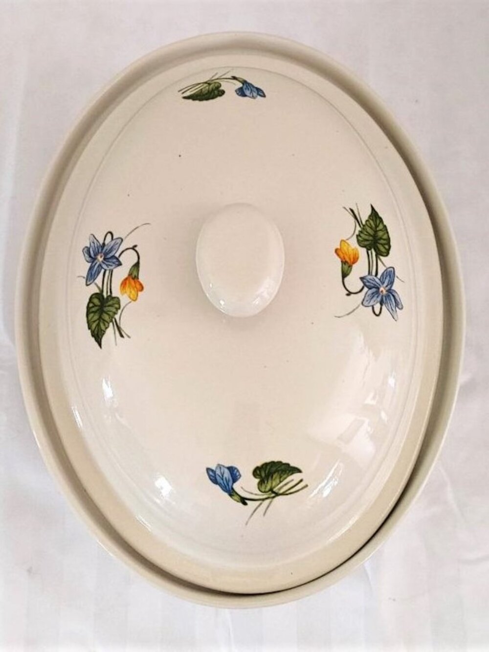 Vintage 2 Qt. Covered Oval Casserole Botanical Floral Baking/Serving #7806 USA